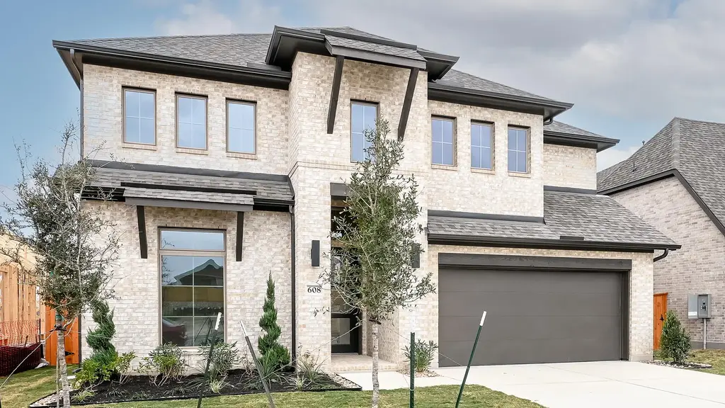 608 Bay Breeze Drive, Kyle