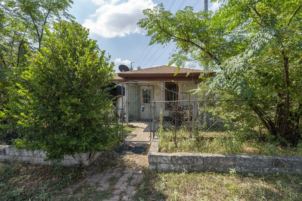 4801 Lott Avenue, Austin