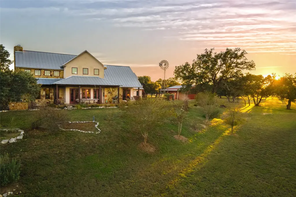 5059 Trainer Wuest Road, Blanco
