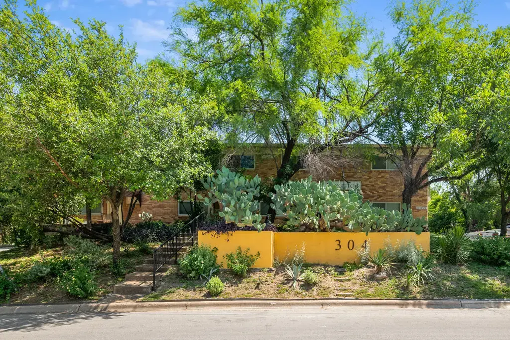 304 E 33rd Street 23, Austin