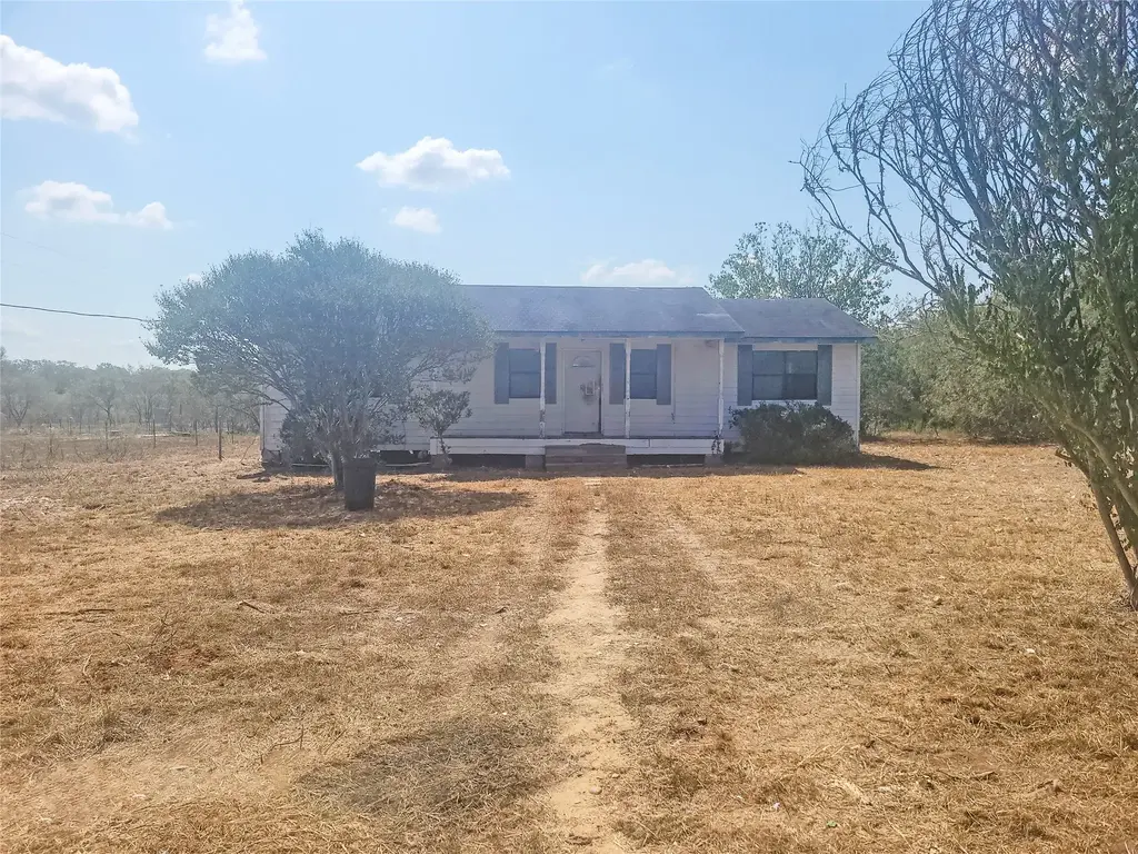 747 Chamberlin Road, Dale