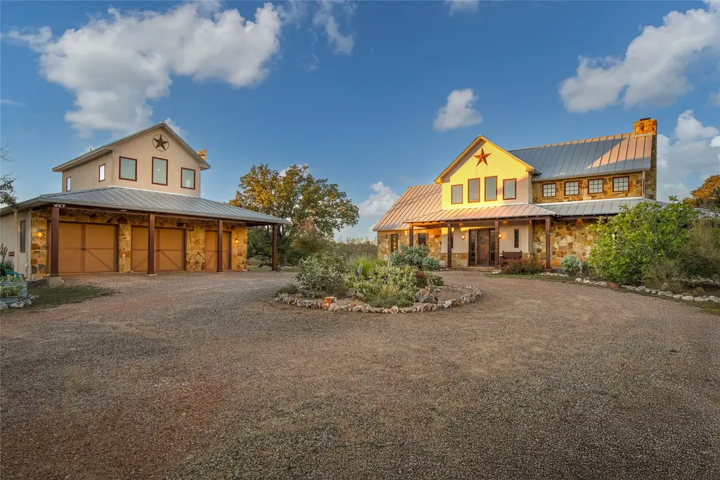 5059 Trainer Wuest Road, Blanco