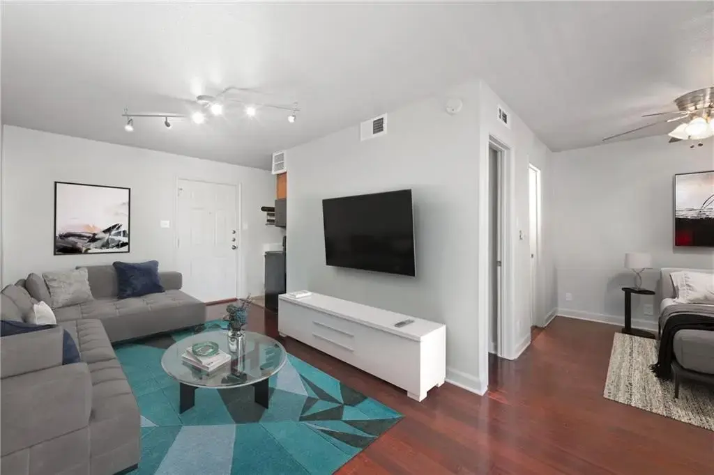 2020 S Congress Avenue 1216, Austin