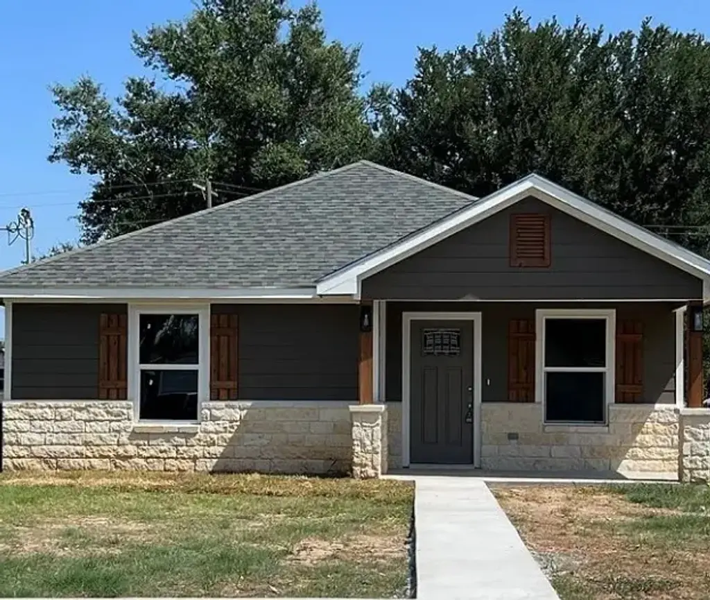 709 W Evans Street, Hearne