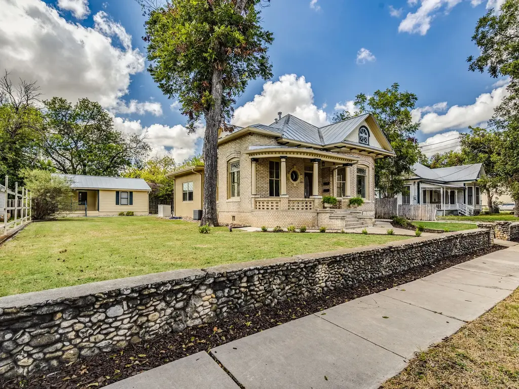351 N Guenther Avenue, New Braunfels