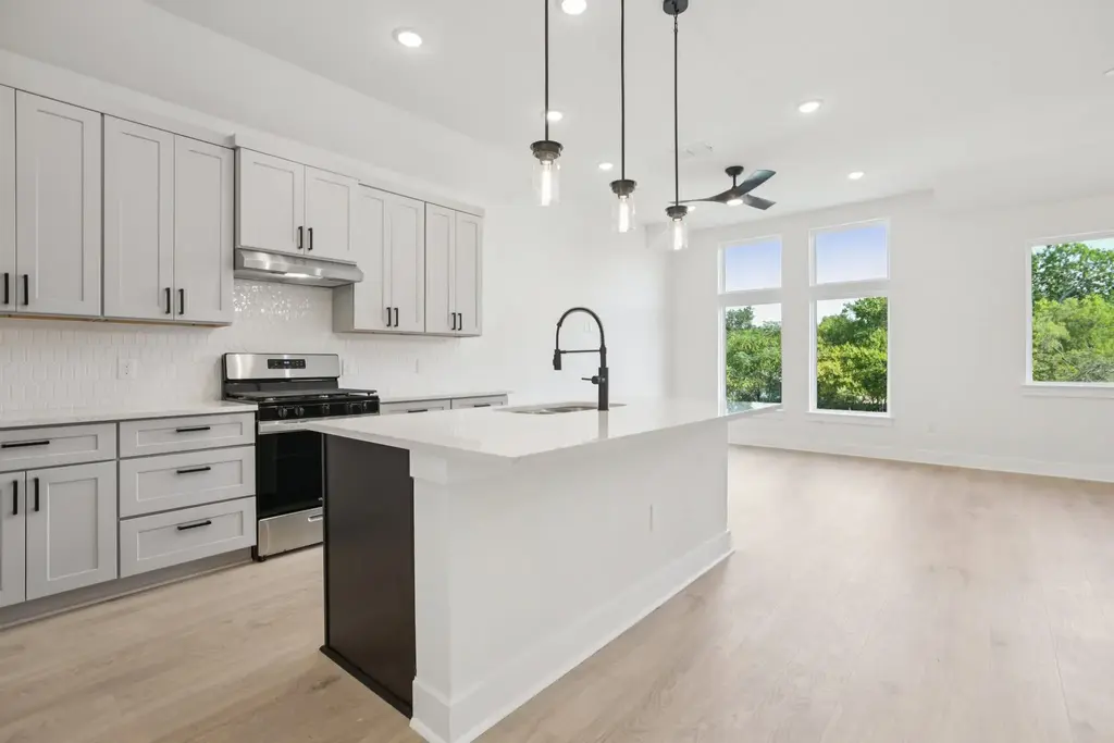 200 W 56th Street 1103, Austin