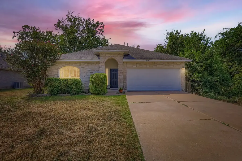 12423 Los Indios Trail, Austin