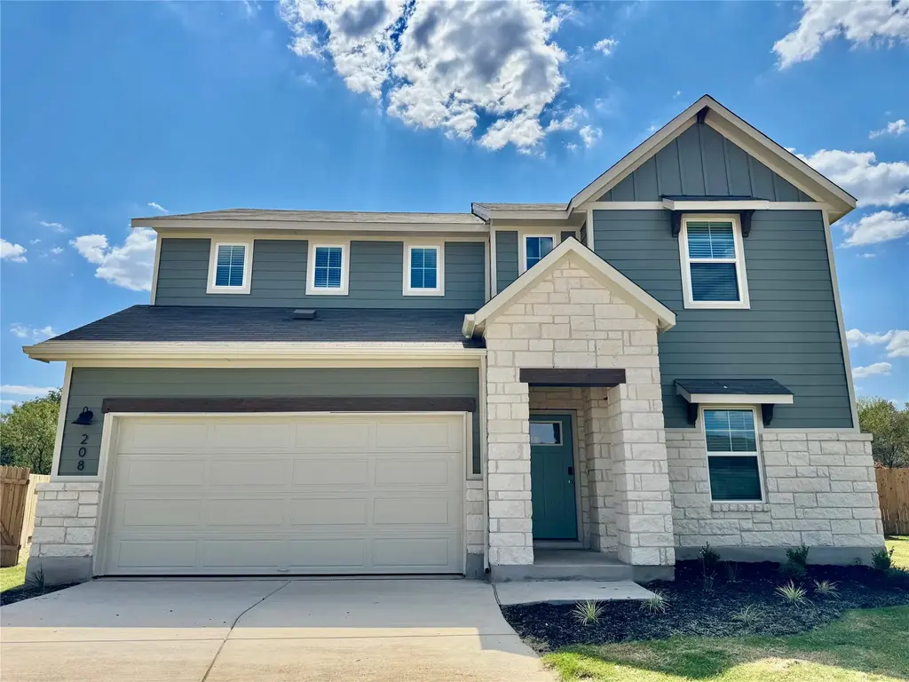 208 Coopers Hawk Crest, Cedar Creek