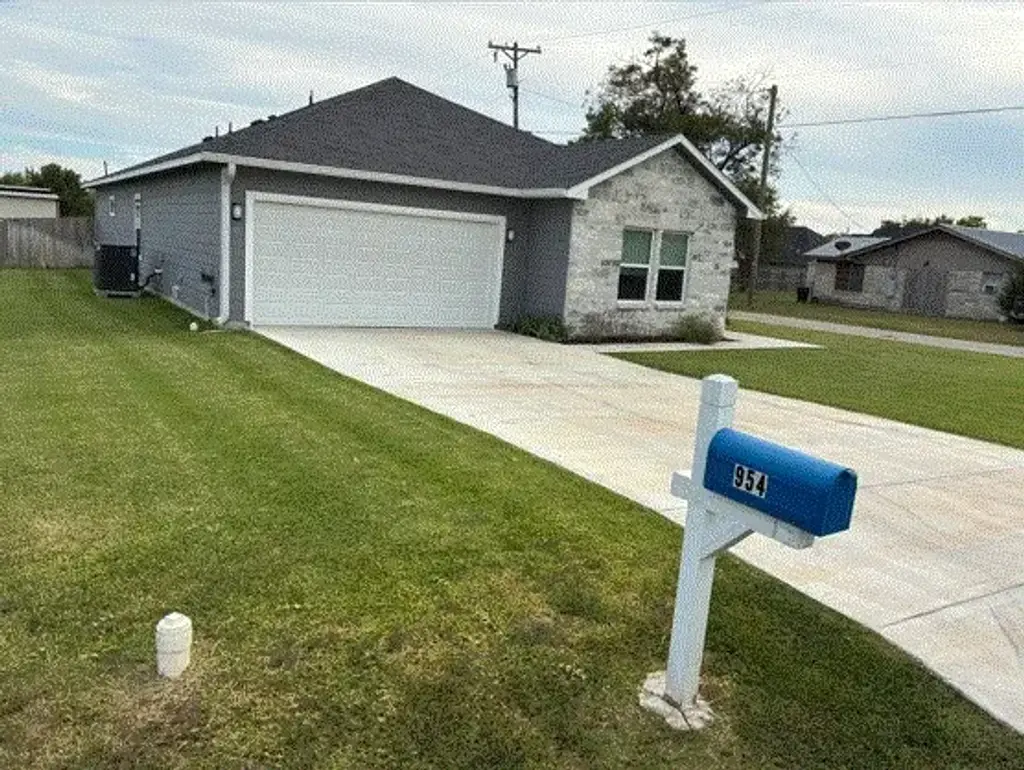 954 E Salty Street, Thorndale