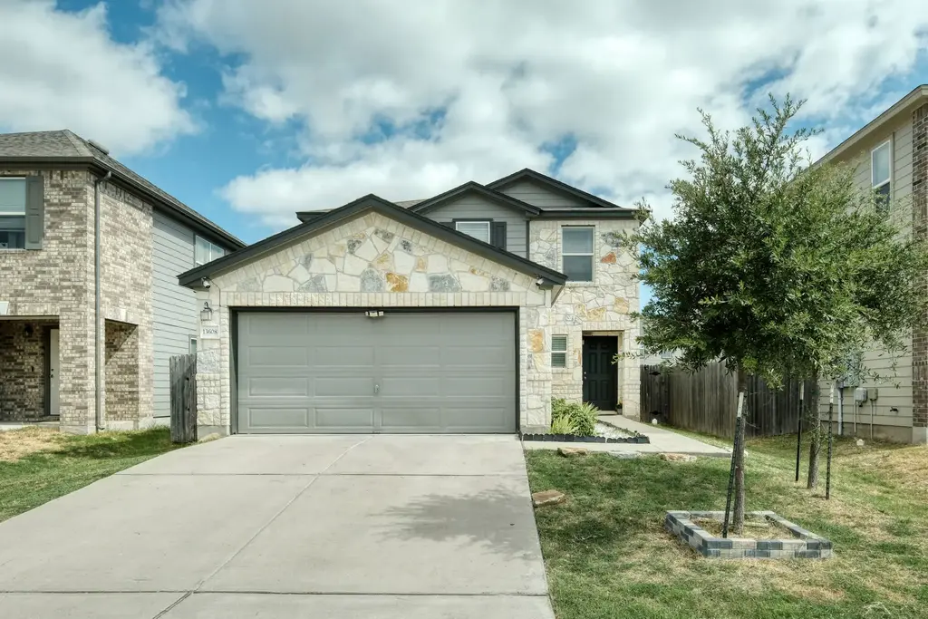 13608 Abigail Adams Street, Manor