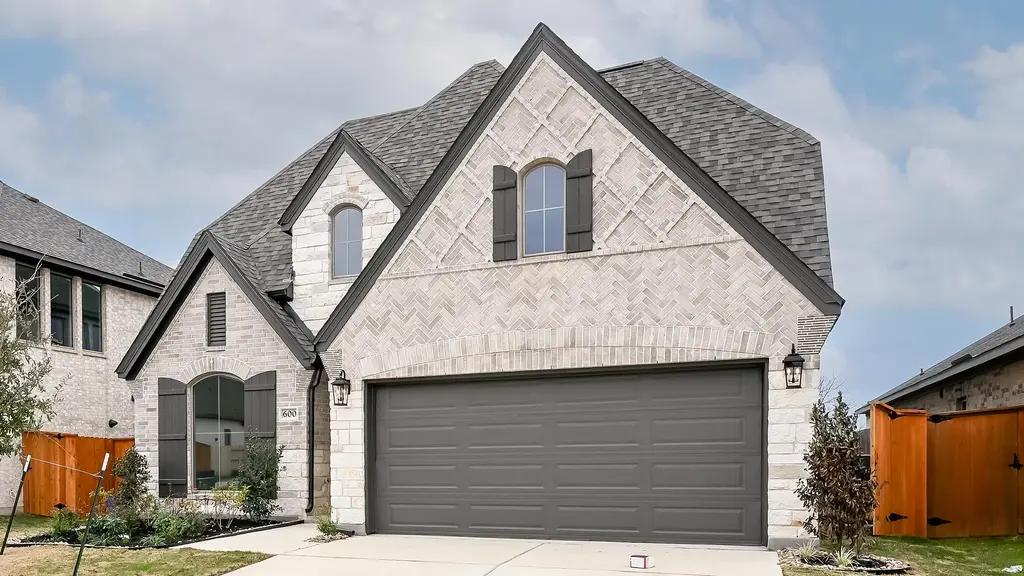 600 Bay Breeze Drive, Kyle