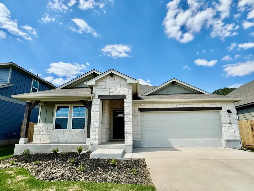 200 Coopers Hawk Crest, Cedar Creek