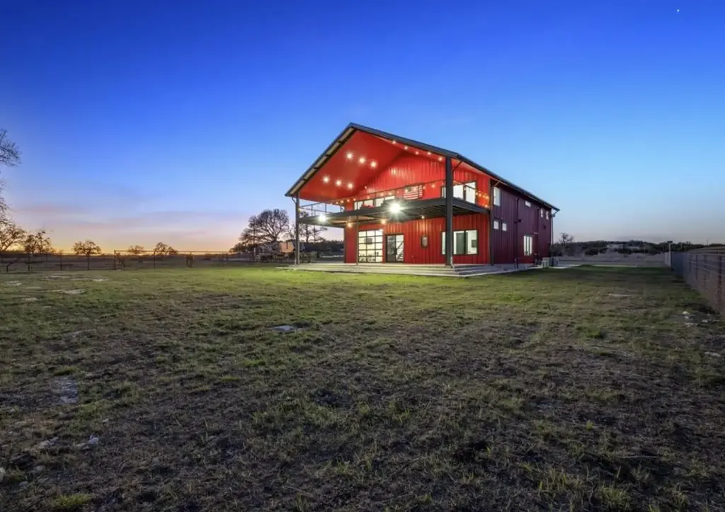 561 Broken Bit Trail, Dripping Springs