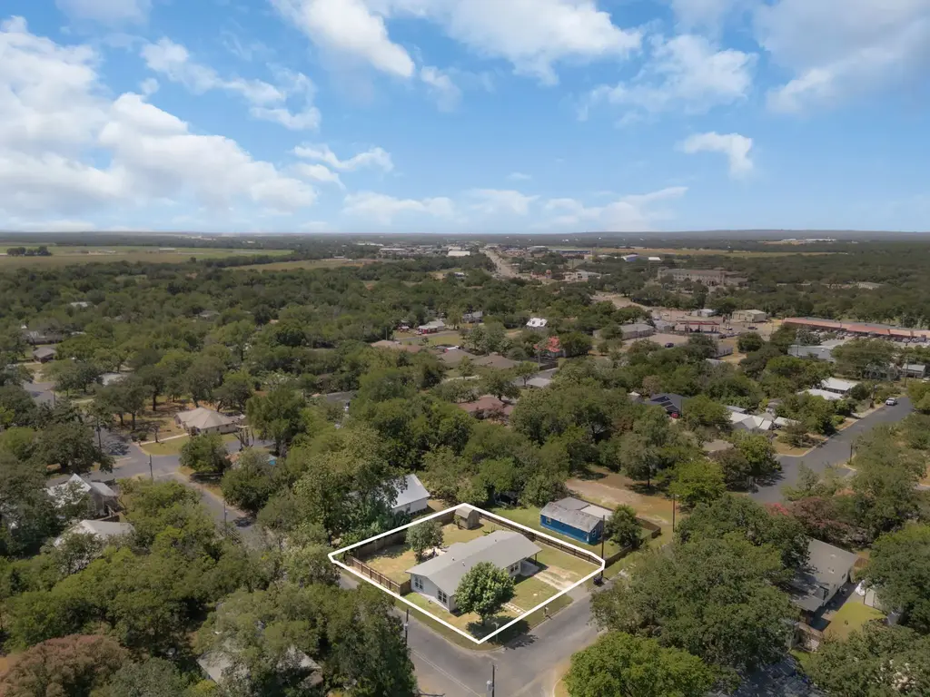 209 E Live Oak Street, Burnet