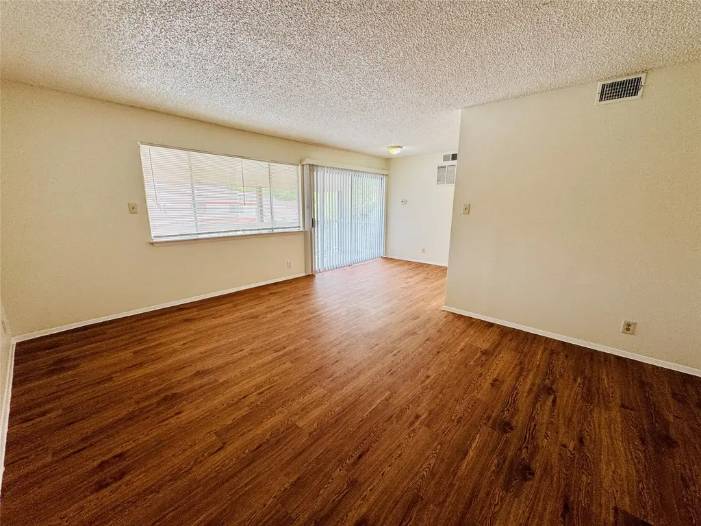 8905 Parkfield Drive 201, Austin
