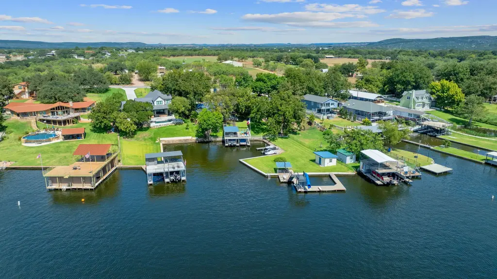 1940 Williams Lakeshore Drive, Kingsland