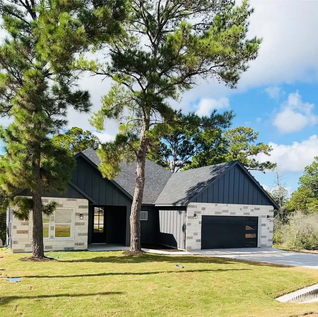 109 E Keanahalululu Lane, Bastrop