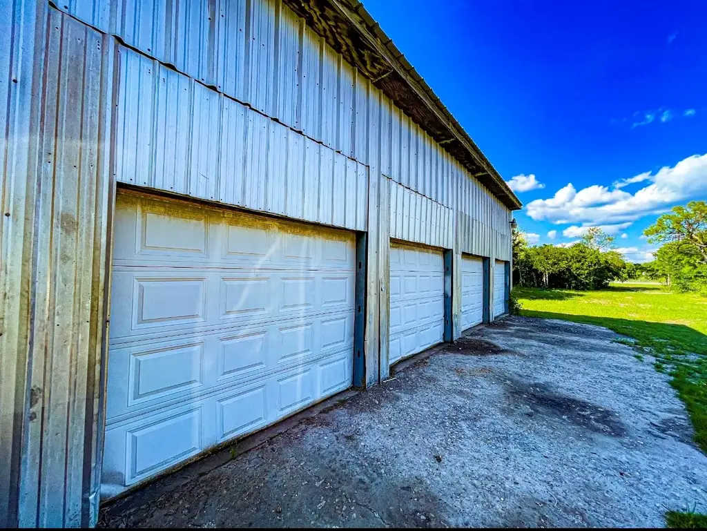 144 Old Bastrop Road, Cedar Creek
