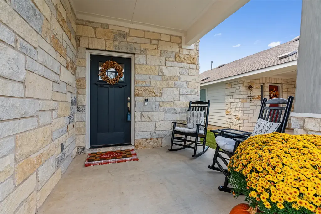 285 Gaida Loop, Georgetown