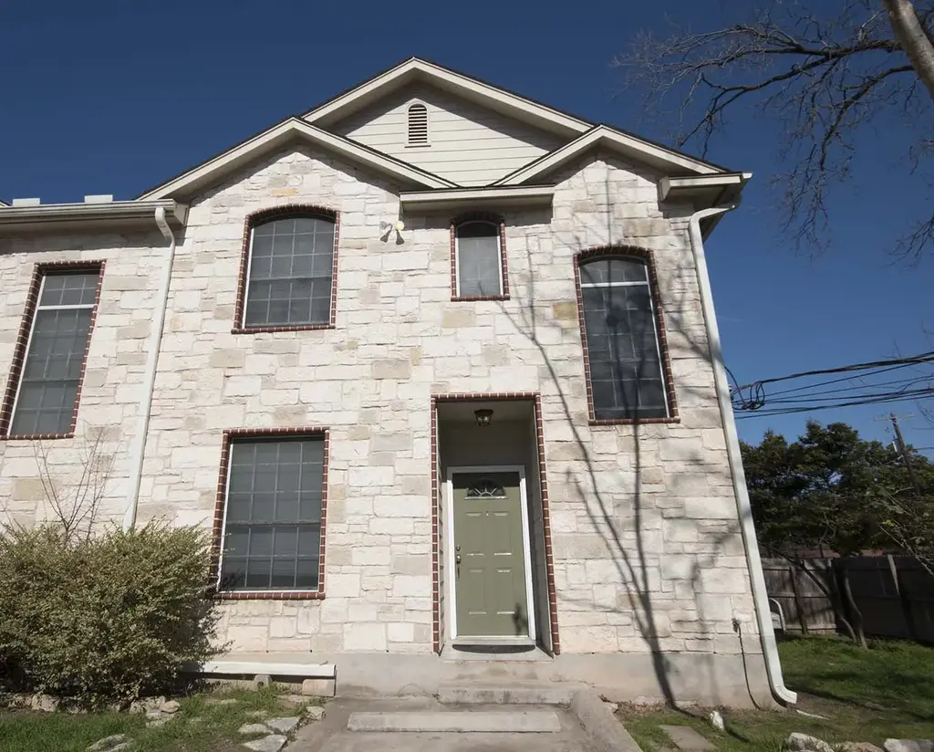 600 Kawnee Drive D, Austin