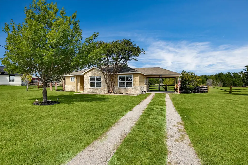 172 Round Up Drive, Liberty Hill