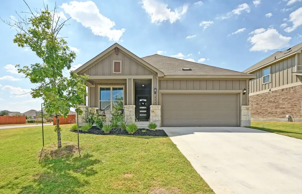 284 Grace Lilly Drive, Buda