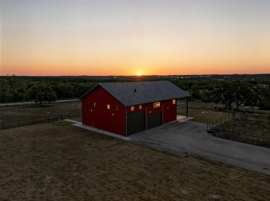 561 Broken Bit Trail, Dripping Springs