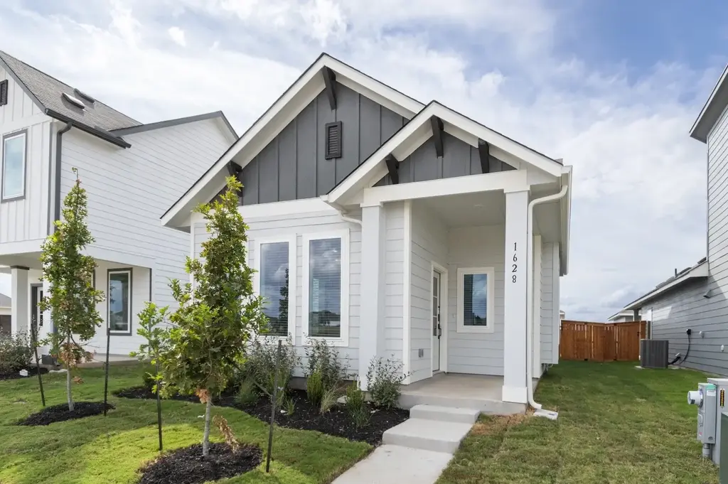 1628 Esplanade Parkway, San Marcos