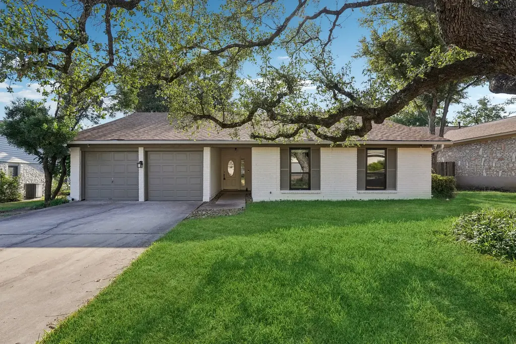 10229 Missel Thrush Drive, Austin