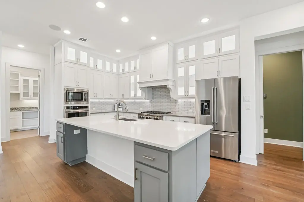 100 Barefoot Park Lane, Georgetown
