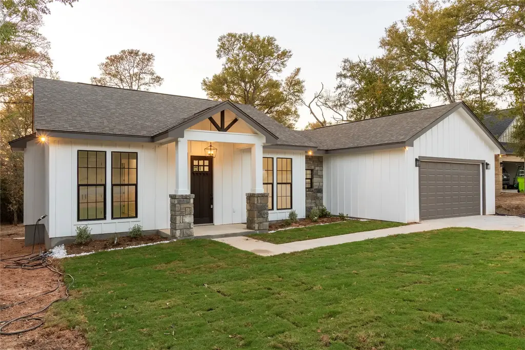 188 Heleakala Drive, Bastrop