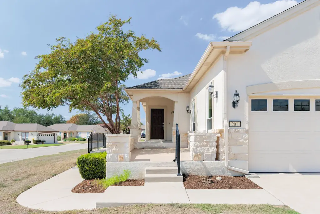 201 Limestone Shoals Court, Georgetown