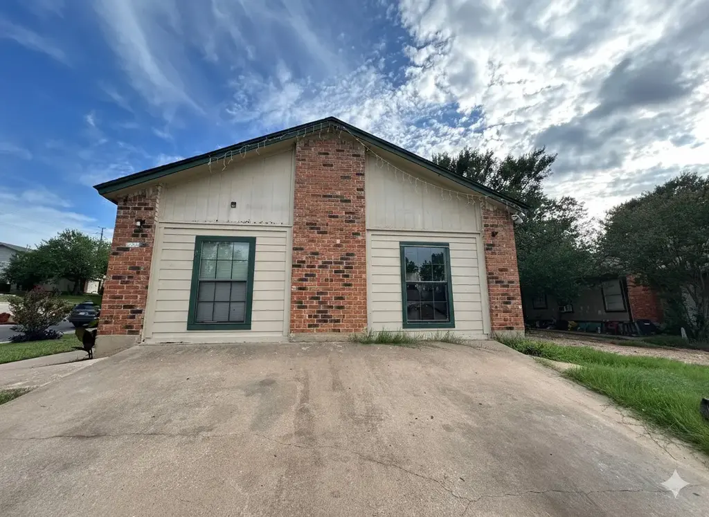 9705 Carson Creek A, Del Valle