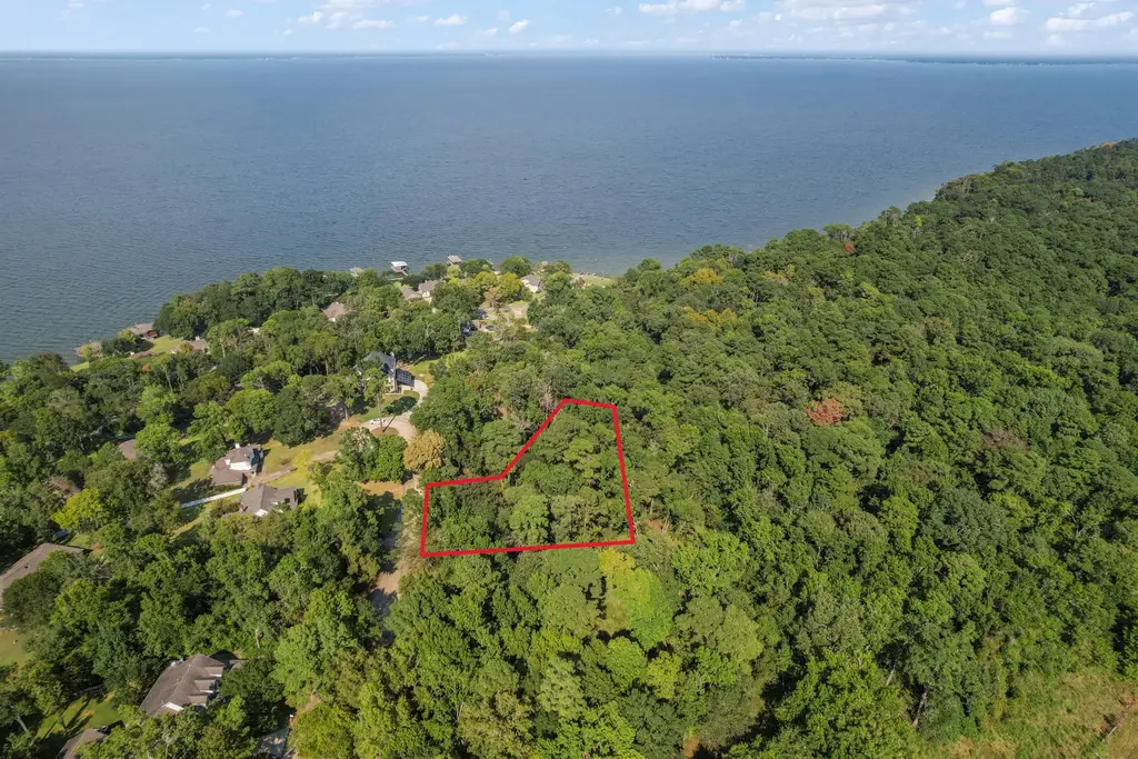 79-80 Lake Oaks Circle, Coldspring