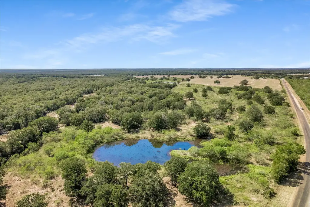 5637 Jeddo Road, Waelder
