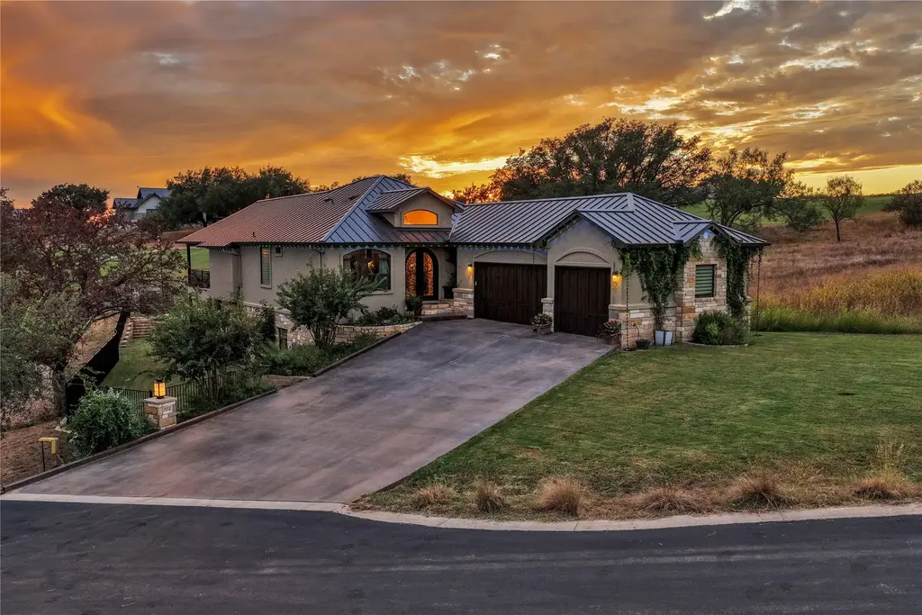 1504 Desert Sun, Horseshoe Bay