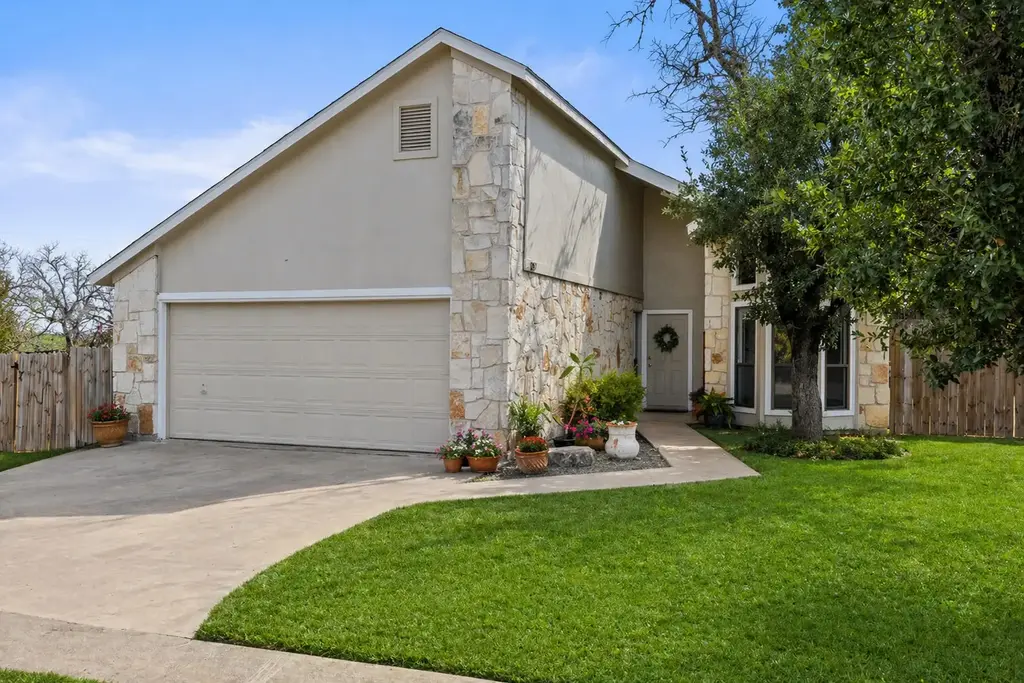 102 Pitchfork Drive, Johnson City
