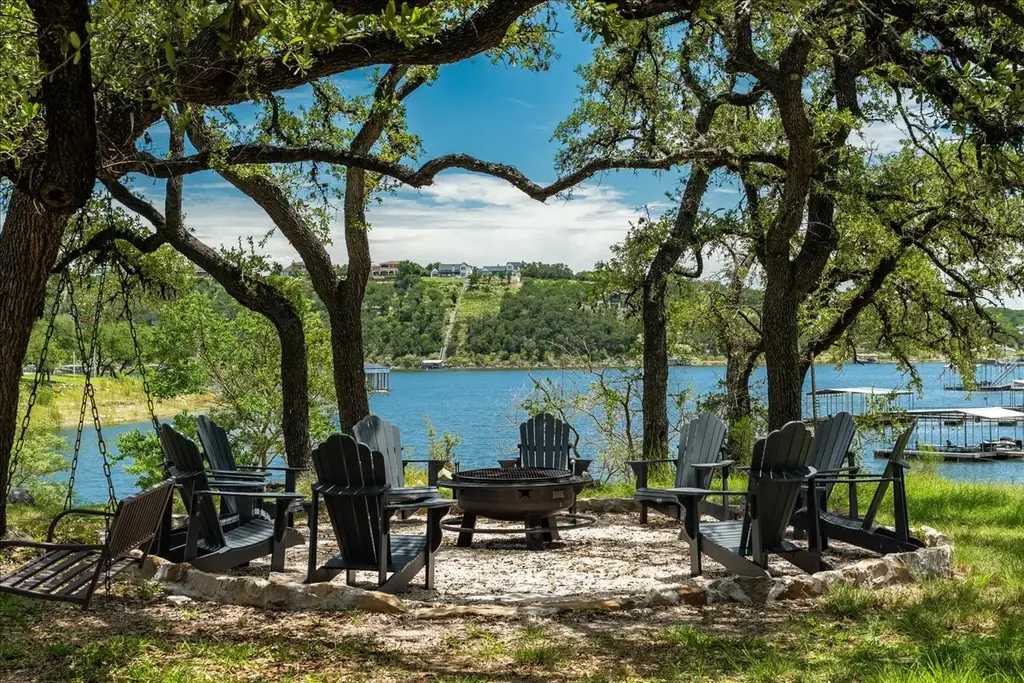 1309 Edgewater Drive, Spicewood