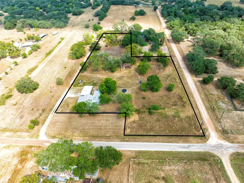 371 County Road 146, Hallettsville