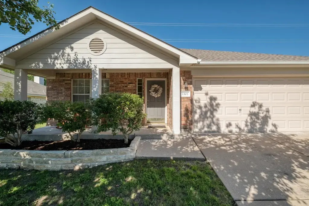 1303 Ridgewood Drive, Leander