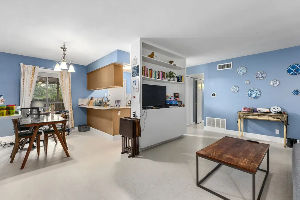 7001 Cooper Lane, Austin