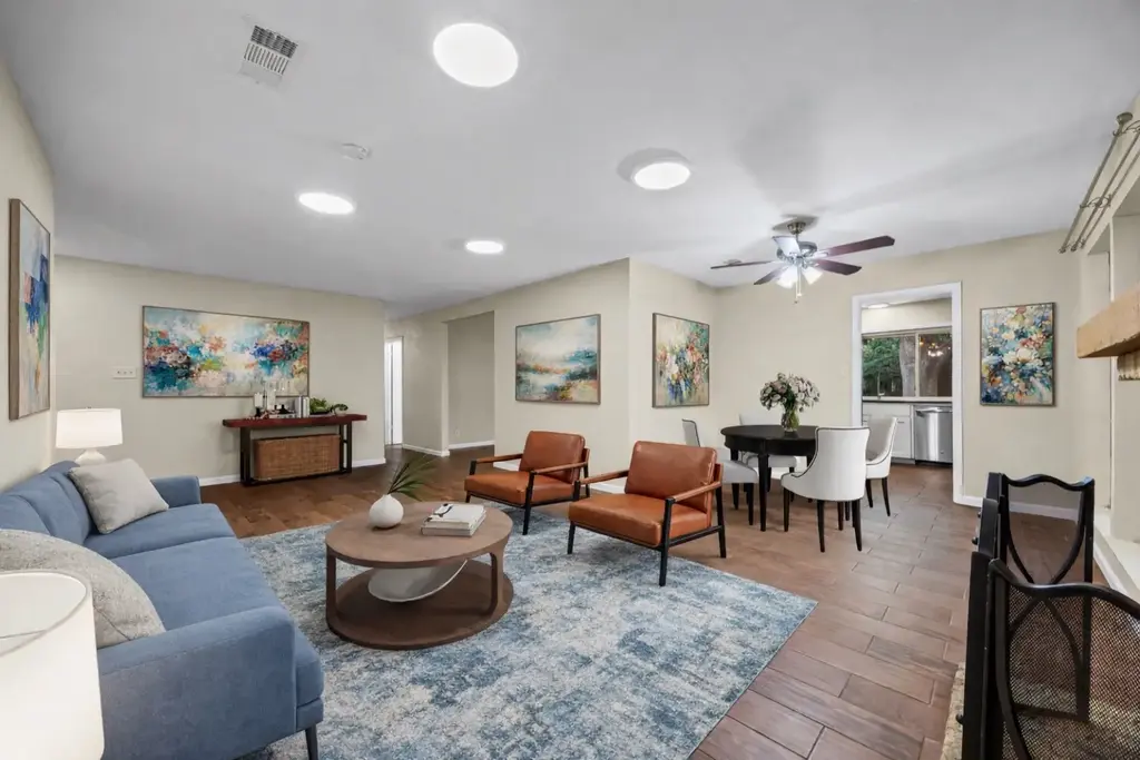 9215 Hunters Trace E, Austin