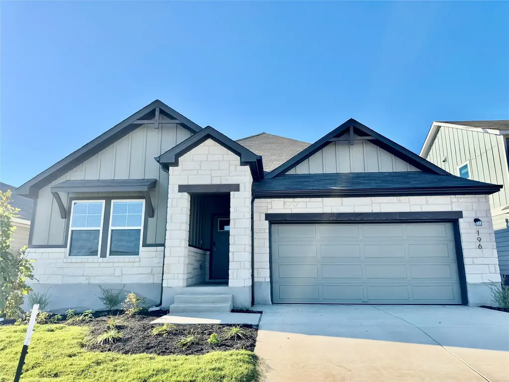 196 Coopers Hawk Crest, Cedar Creek
