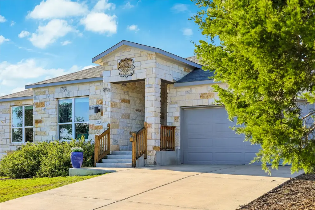 21504 Santa Domingo Lane, Lago Vista