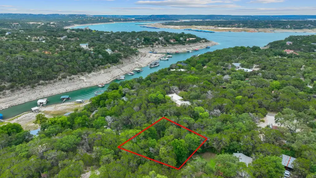 Two House Road, Lago Vista