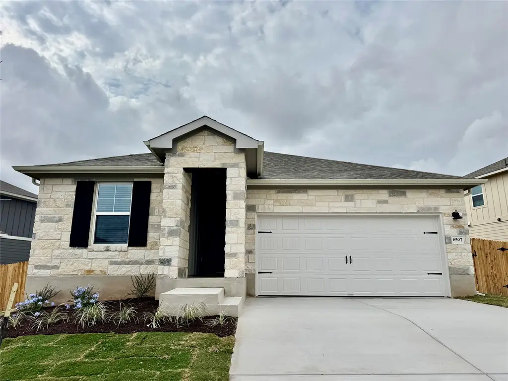 6507 Velvet Leaf Lane, Buda