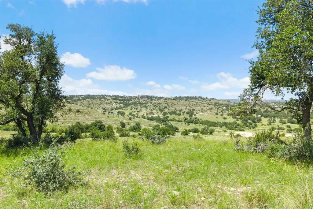 5032 Kendalia Road, Blanco