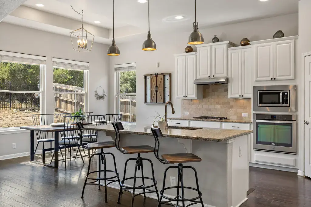 5433 Texas Bluebell Drive, Spicewood