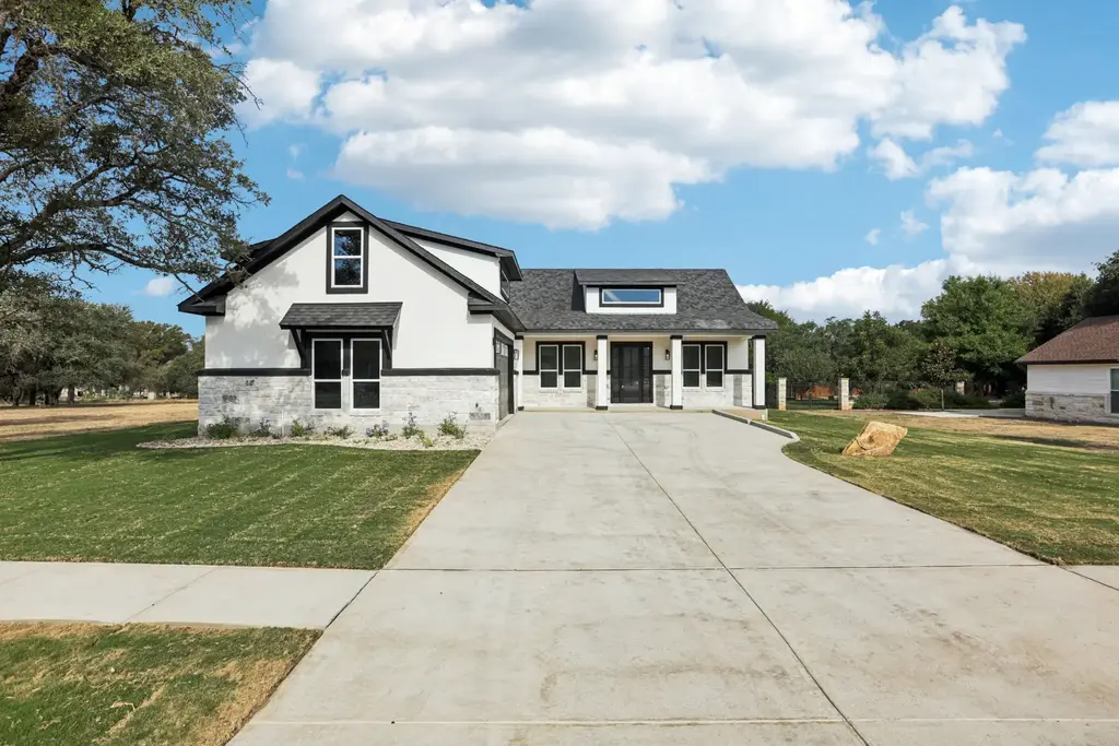 320 Yellow Ribbon Trail, Burnet