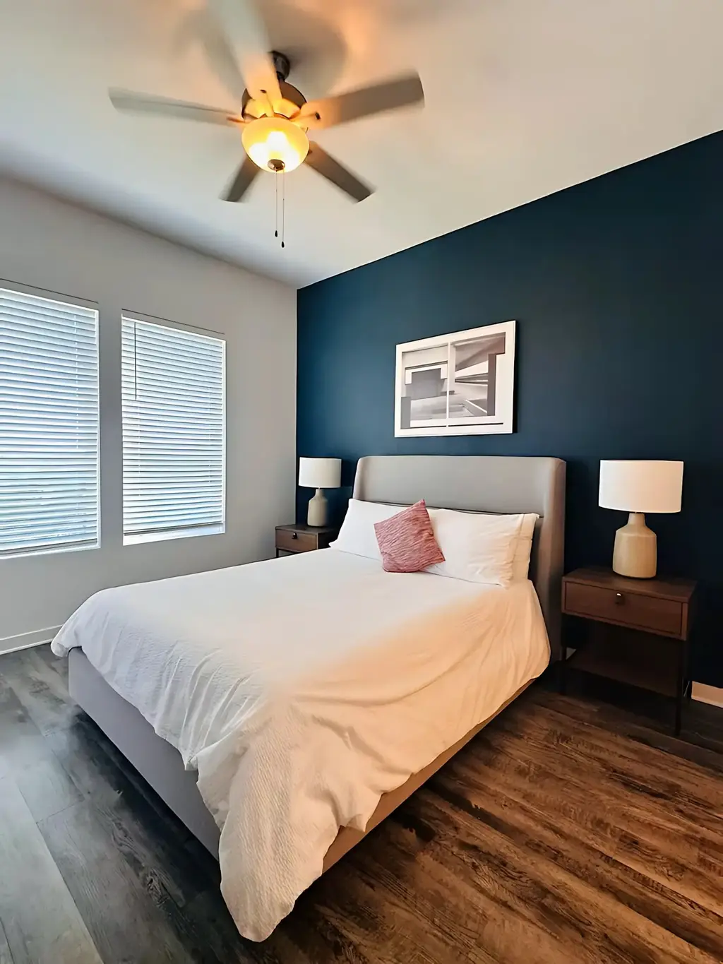 680 Naumann Dr Apt, Leander